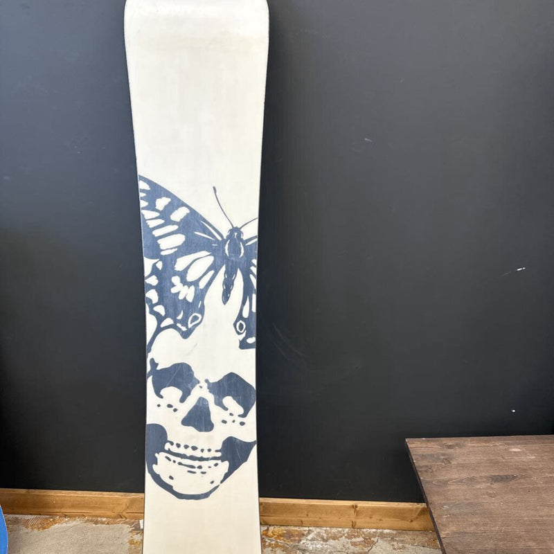 SantaCruz - 161 Snowboard - MSRP $650: Black--161