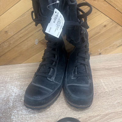 The North Face - women's winter boots - MSRP $180: Black-women-8