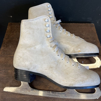 Vic - Women's Figure Skates: White-women-W7