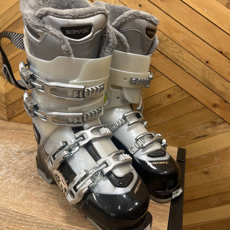 Fischer- vision 55 ski boot- MSRP $ 500: black white -women-24.5