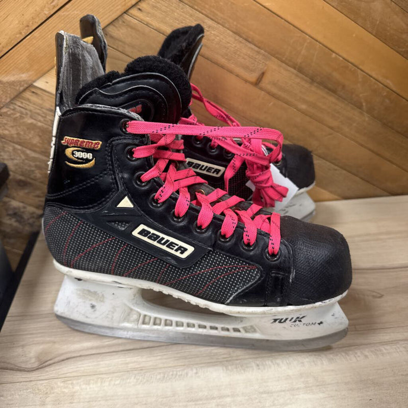 Bauer - Hockey Supreme Skates - MSRP Compared $110: Black/Pink Laces-women-5.5