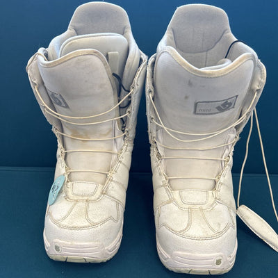 Burton - Women's Mint Snowboard Boots - MSRP $300: White-women-W7