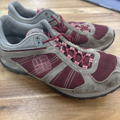 Columbia - Women's Hiking Shoes - MSRP $120: Grey/Pink-women-W8