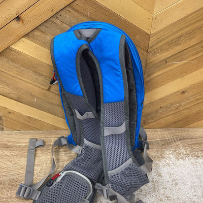 Ultimate Direction - Wink Hydration Pack - MSRP $125: Blue/Grey--