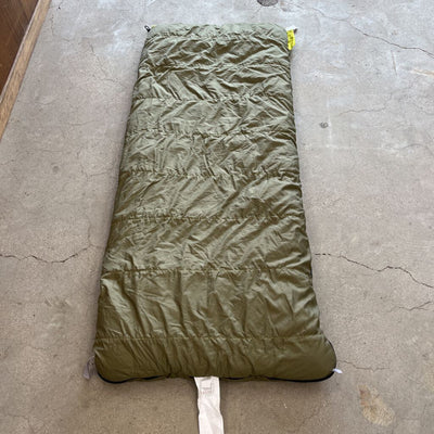 The North Face - Kid's Great Smoky Synthetic -7C Sleeping Bag - MSRP comp $130: Green/Grey-unisex-Kids Regular