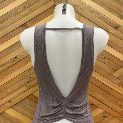 Lululemon - Women's Cropped Tank Top: Grey-women-