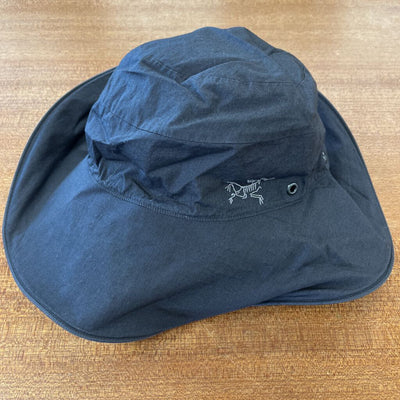 Arc'teryx - Women's Sinsola Hat - MSRP $70: Dark Grey-women-LG/XL