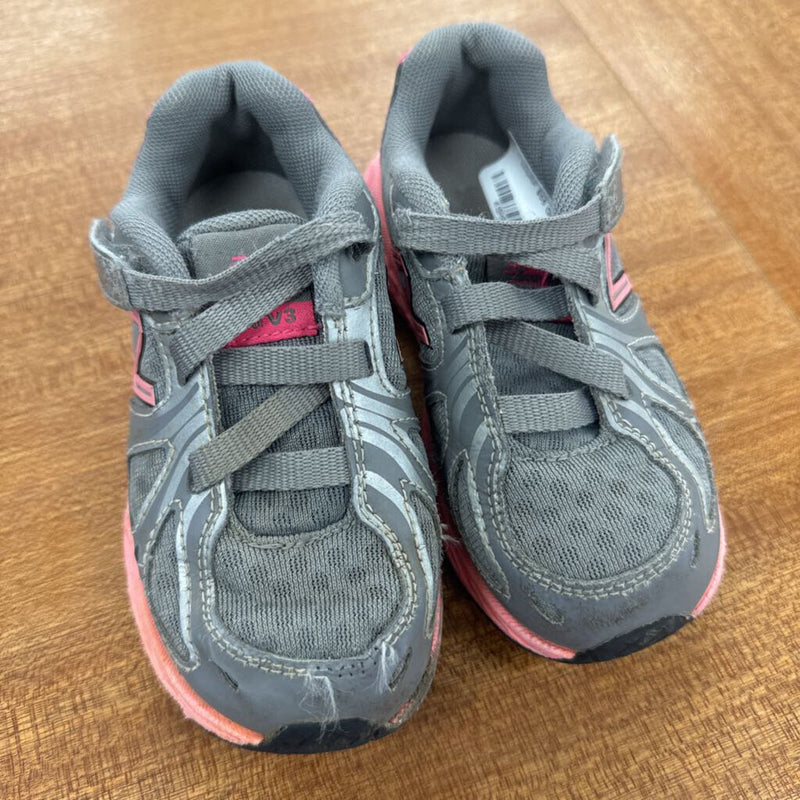 New Balance- Toddler runners - MSRP $55: Grey Pink -children-7.5T