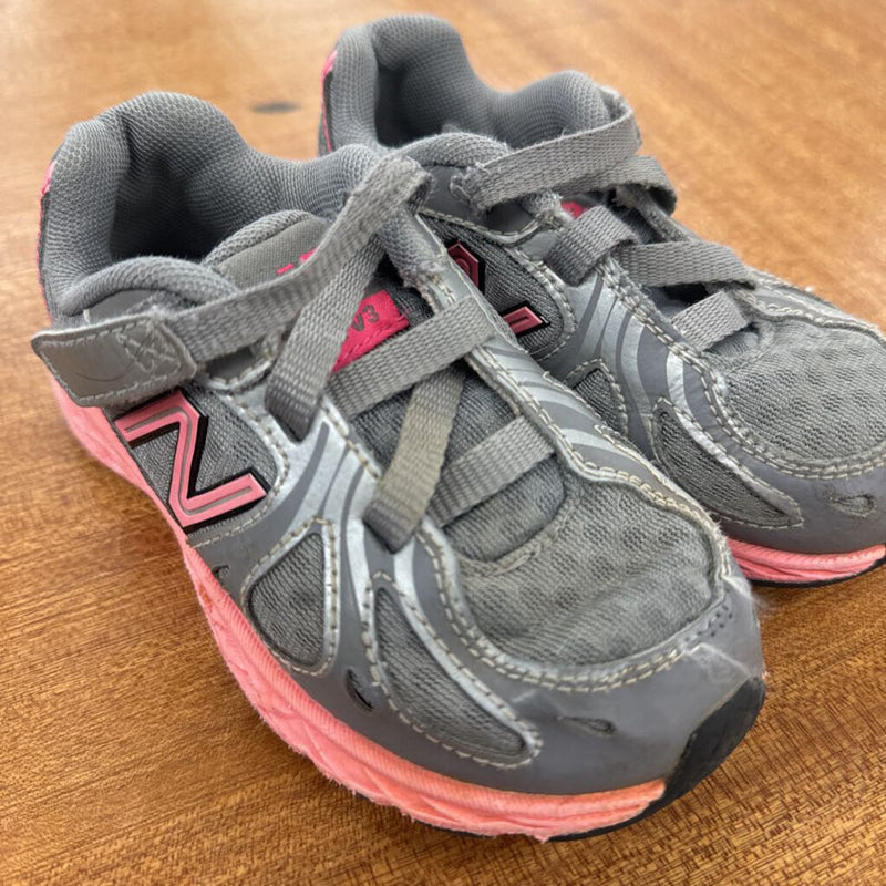 New Balance- Toddler runners - MSRP $55: Grey Pink -children-7.5T