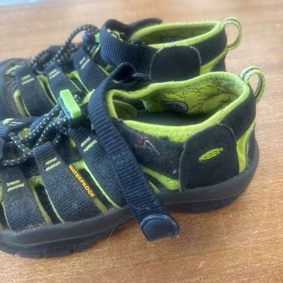 Keen- sandals children: Black Green -children-11T