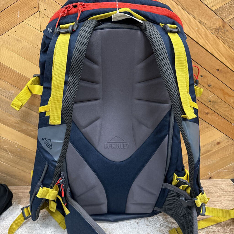 Mc Kinley- Backpack Blackburn 28- MSRP compared $135: Navy --28L