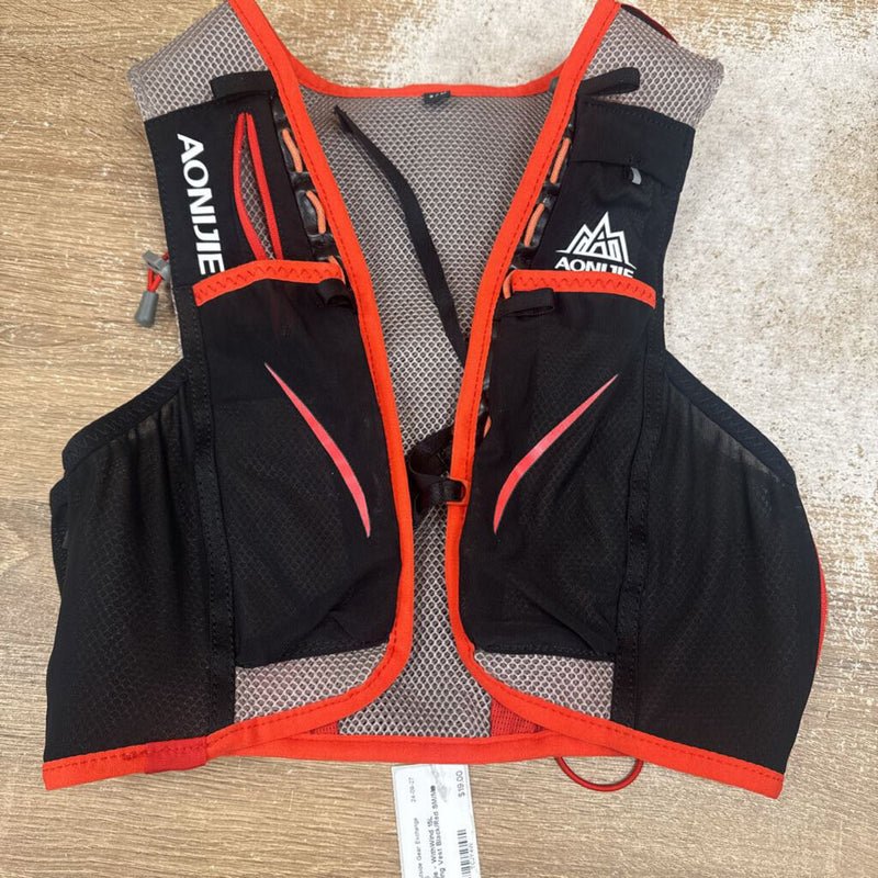 Aonijie - WithWind 15L Running Vest: Black/Red--SM/MD