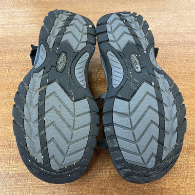 KEEN - Men's Sandals - MSRP comp $130: Black/Grey-men-M8