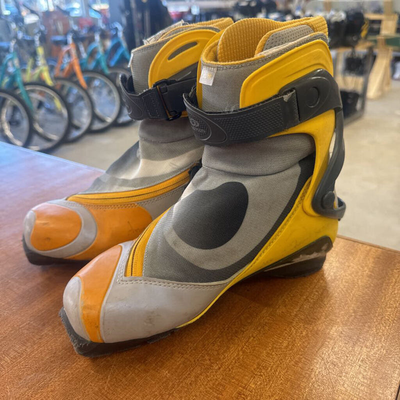 Salomon Vitane S9- SNS Pilot Cross Country Skate Ski Boots - MSRP $440: Yellow/Grey-women-5.5