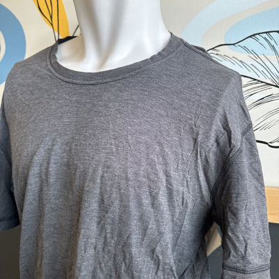 Lululemon - Men's T-Shirt: Grey-men-LG