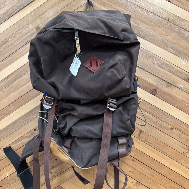 Carlbark Mountaineering Backpack: brown-unisex-