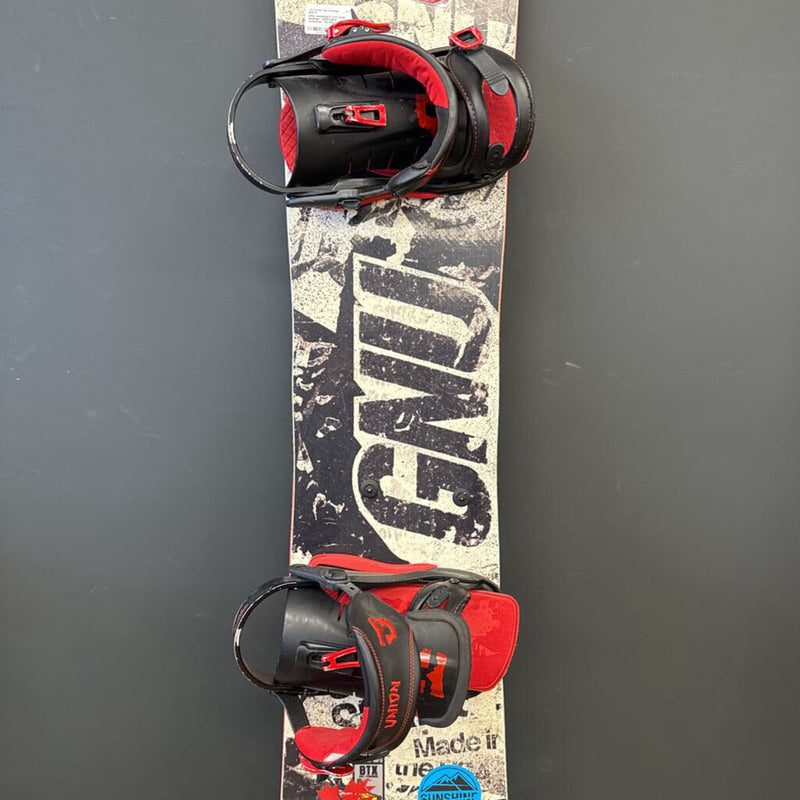 GNU- snowboard with union bindings - MSRP $600 compared : Tan Red --