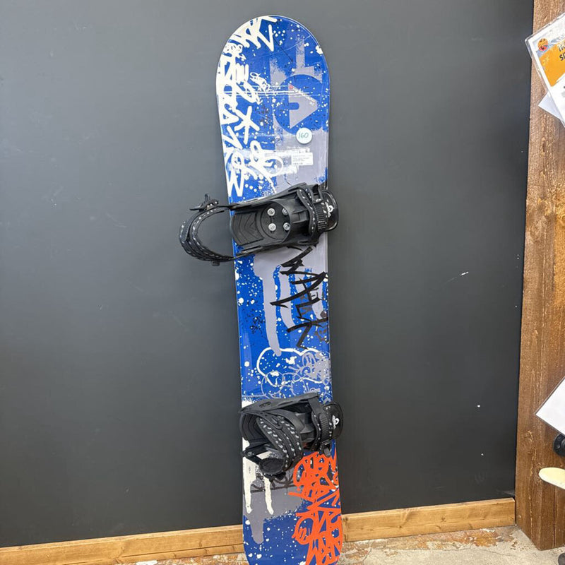 Airwalk - Graphix Snowboard - Airwalk Bindings: Blue/Grey/Red--160cm