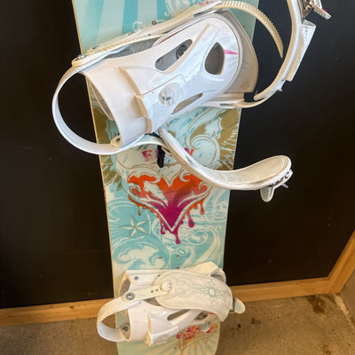 24/7 - Women's Fawn Snowboard - 24/7 V5 Bindings: Light Blue/White--151cm