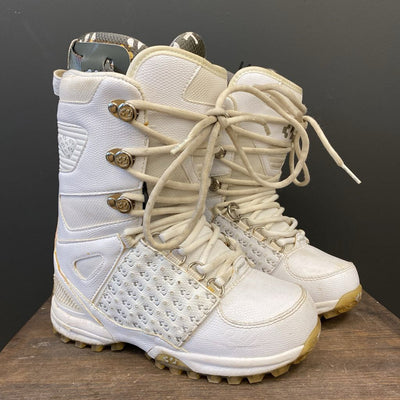 Thirty Two Lashed W's Snowboard boots MSRP $199: white--7