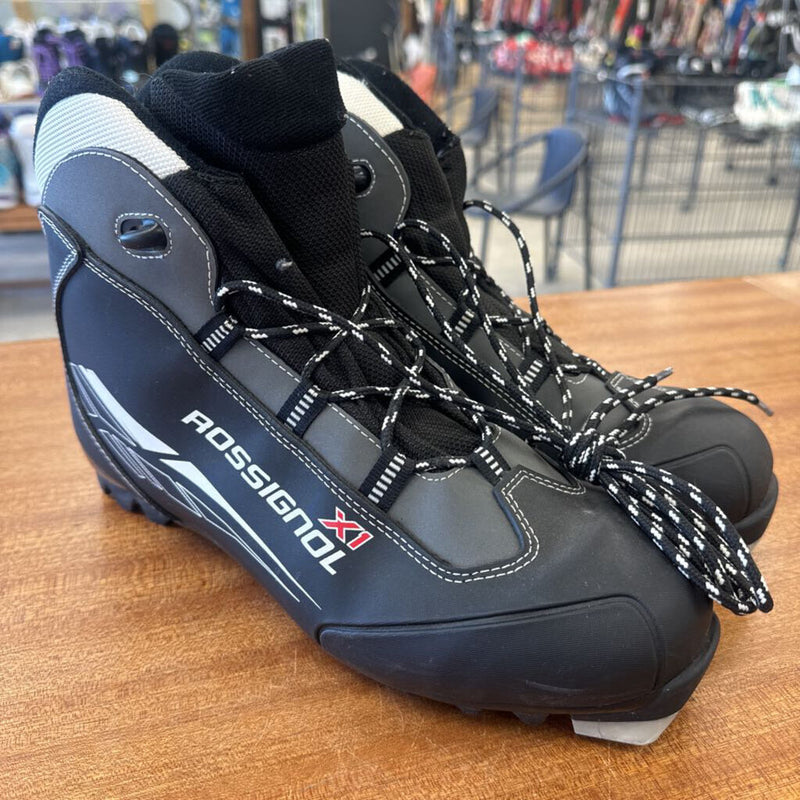 Rossignol XT 100 Cross-Country Ski Boots - MSRP $150: black-unisex-44