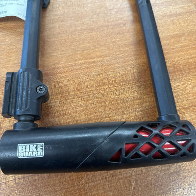 Bike Guard - U-Lock - MSRP $55: Black/Red--