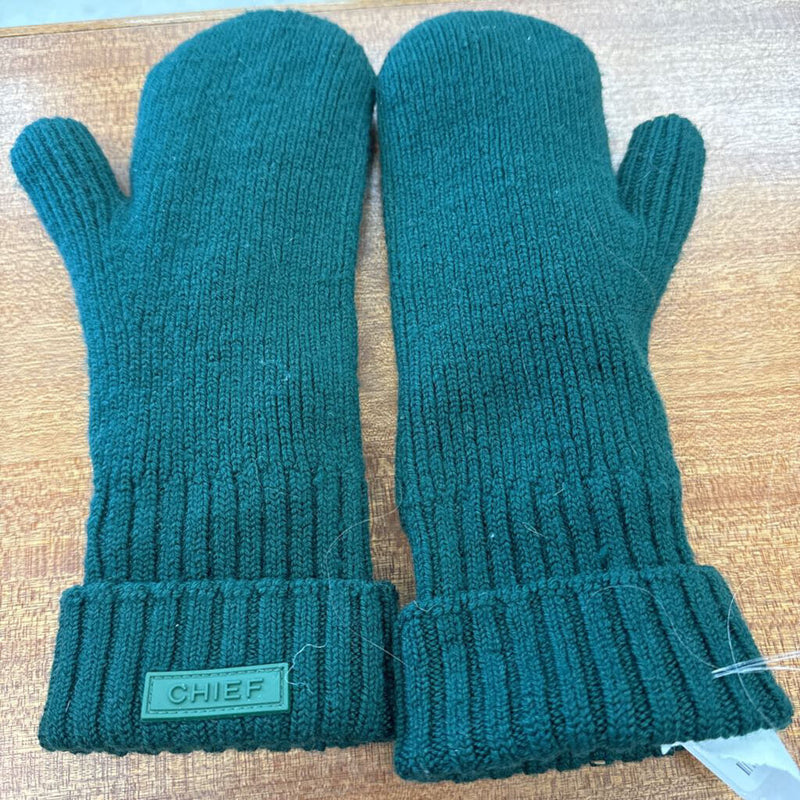 Chief Winter Mittens: Dark Green-men-