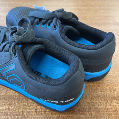 Five Ten - Freerider Pro Flat MTB Shoes - MSRP $190: Black/Blue-women-W7