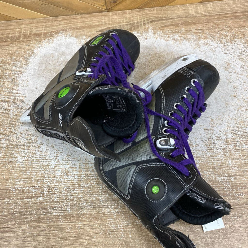 Reebok - 5K Pump Hockey Skates: Black/Grey/Purple Laces-unisex-6D