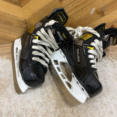 Bauer - Supreme Matrix Youth Hockey Skates - MSRP $110: Black/Gold/Silver-children-11D