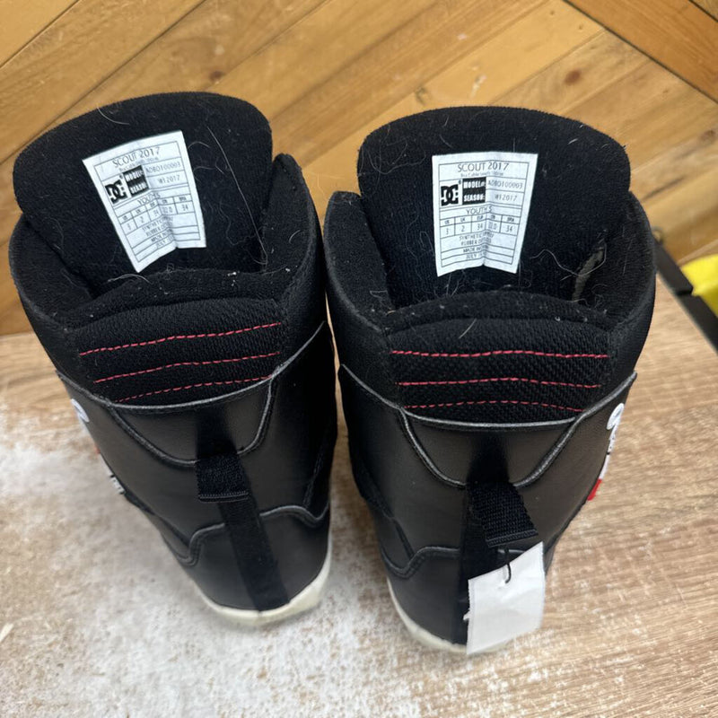 DC- scout snowboard boot- MSRP $ 170: Black -children-3y