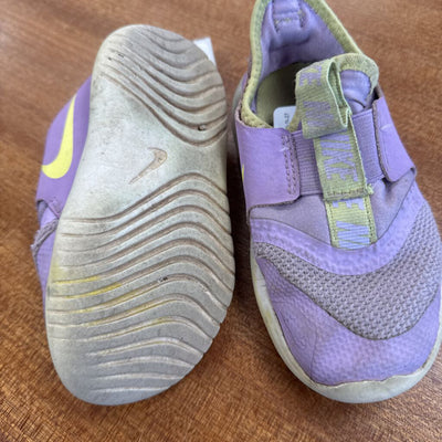 Nike Children's Flat Runner Shoes: purple-children-7.5T