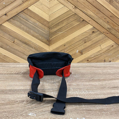 SWIX - Insulated Hydration Belt - MSRP $70: Black/Red--1L