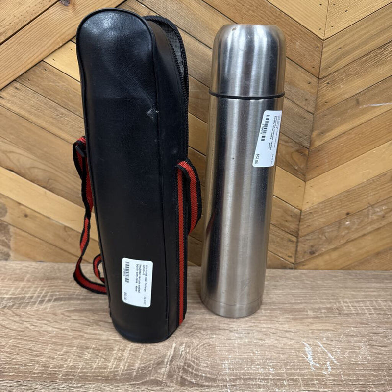 Insulated vacuum sealed bottle with case : --silver