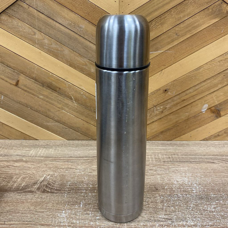 Insulated vacuum sealed bottle with case : --silver