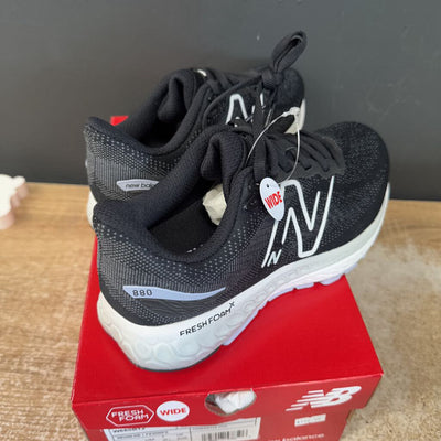 New Balance- women's running 880 shoe- MSRP $180: Black Grey -women-6.5