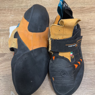 Scarpa - Instinct VS Climbing Shoes - MSRP $239: Black/Orange-unisex-40.5