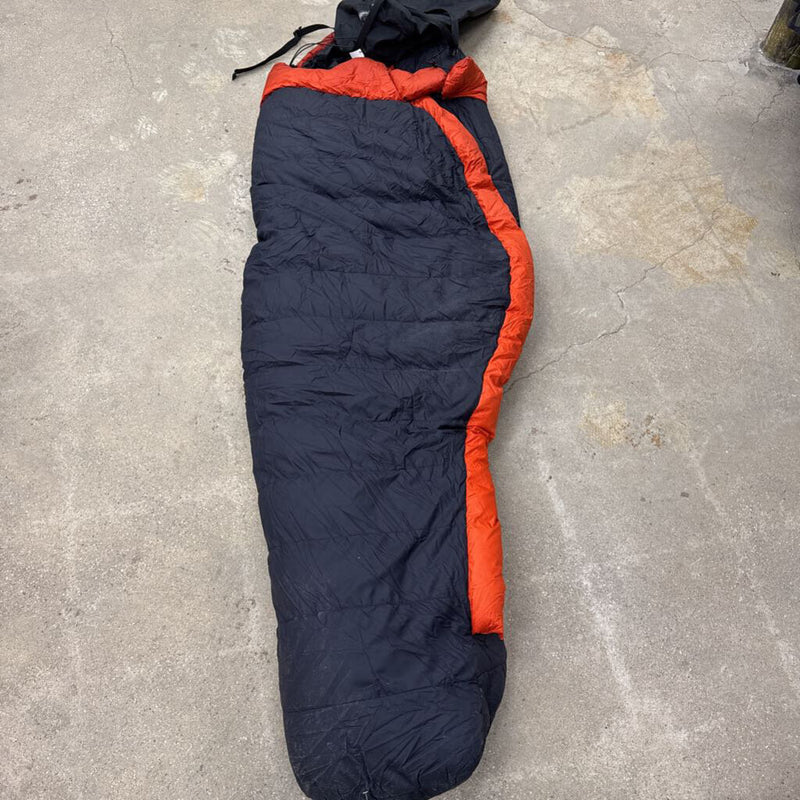 MEC- Hybrid mummy sleeping bag -20- MSRP compared $929: Black Red -unisex-Adult