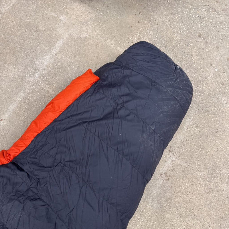 MEC- Hybrid mummy sleeping bag -20- MSRP compared $929: Black Red -unisex-Adult