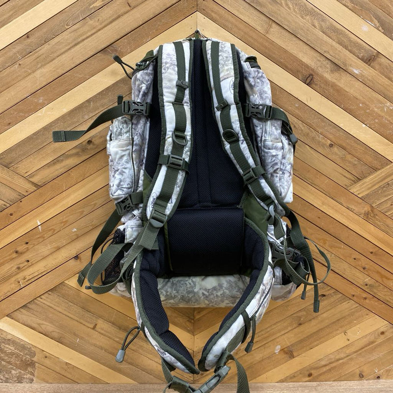 Mountain Top Kings-Mountain Top 2200 Backpack- MSRP $289: white Green Camo--