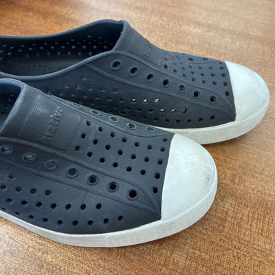 Native Shoes- Jefferson Junior Kids' Slip-On Sneakers- MSRP $50: Black-children-4Y