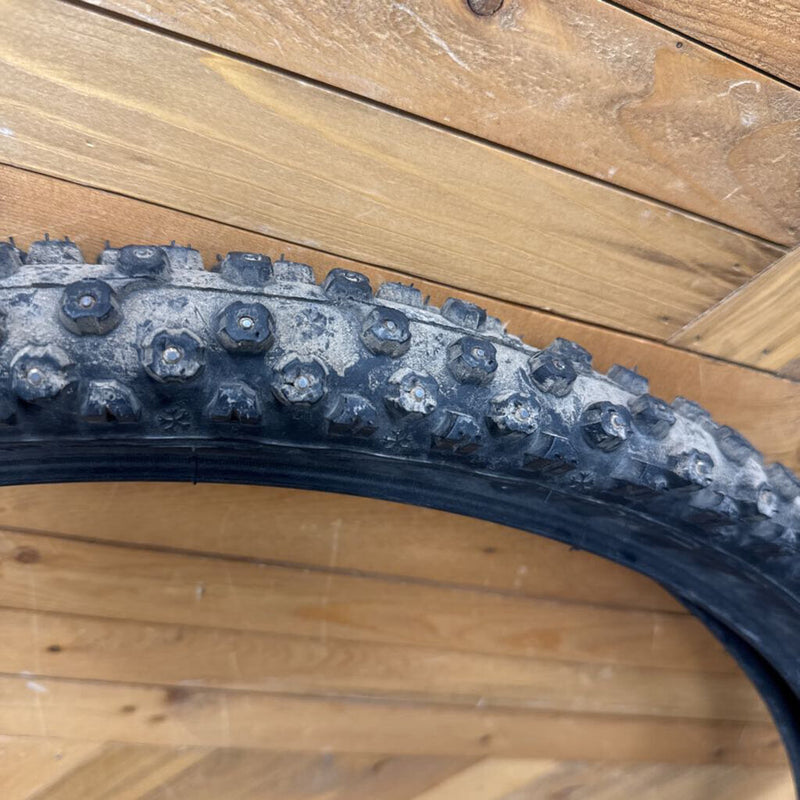 Schwalbe Ice Spiker 26in Tire MSRP $140: black--26x 2.1