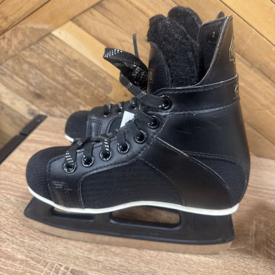 CCM - Kids 400 Hockey Skates: Black-children-2Y