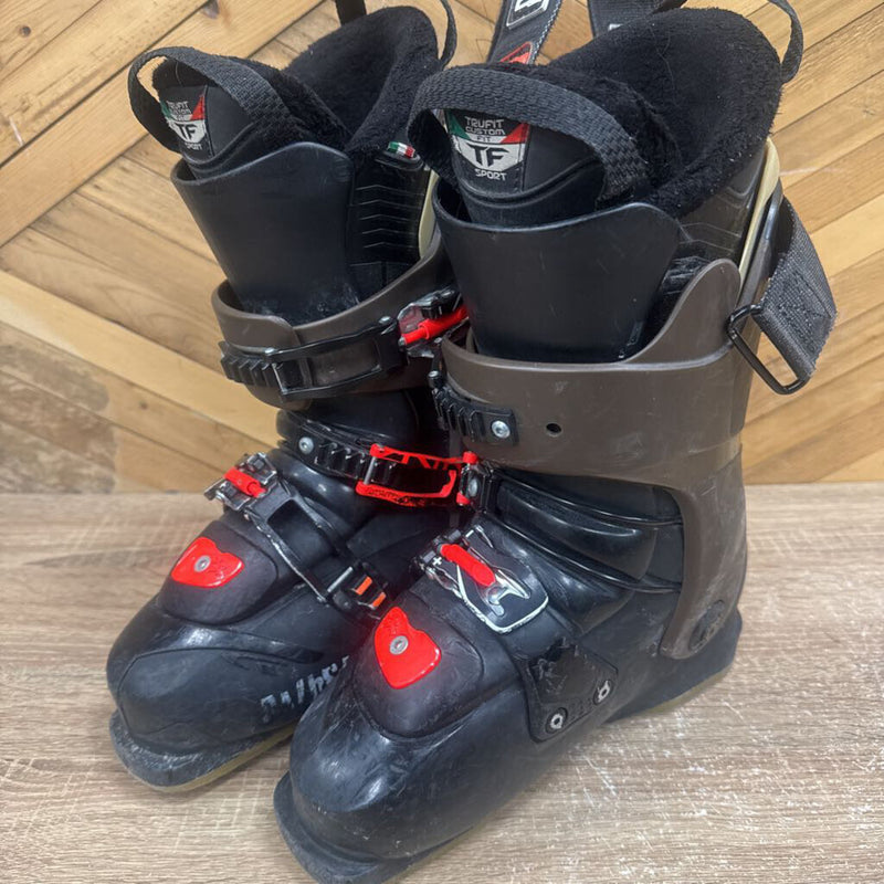 Dalbello- Rampage Ski Boots: Blck Red -children-24.5