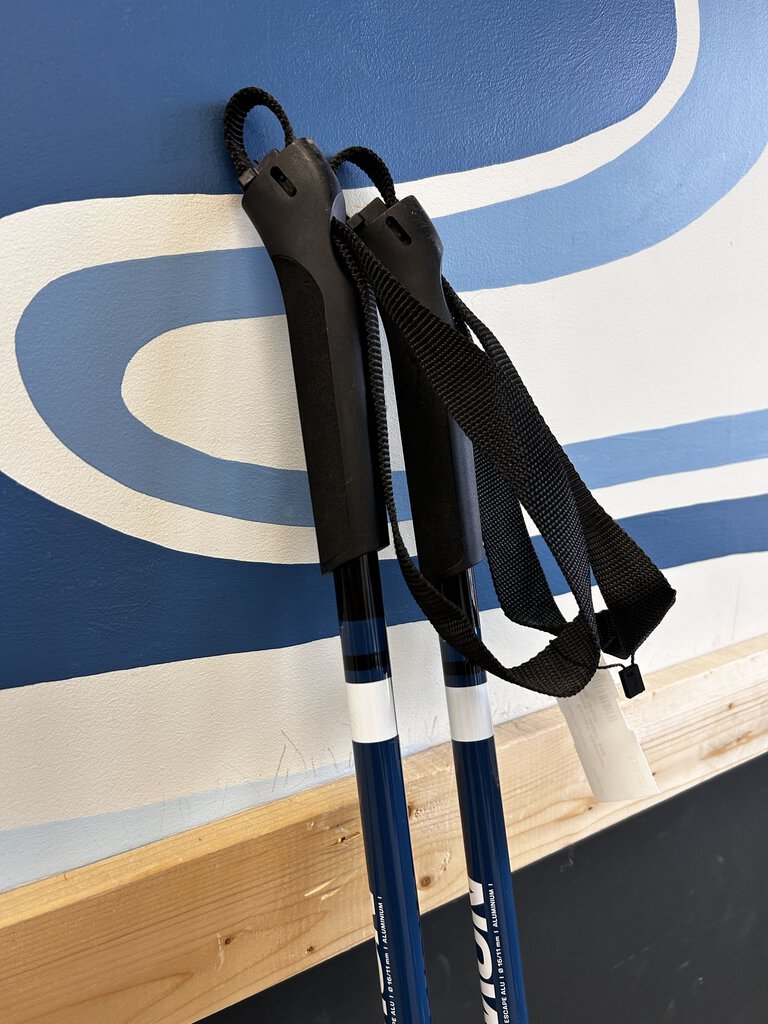 Salomon - Escape Aluminum XC Ski Poles - MSRP $49: Black/Blue--155cm