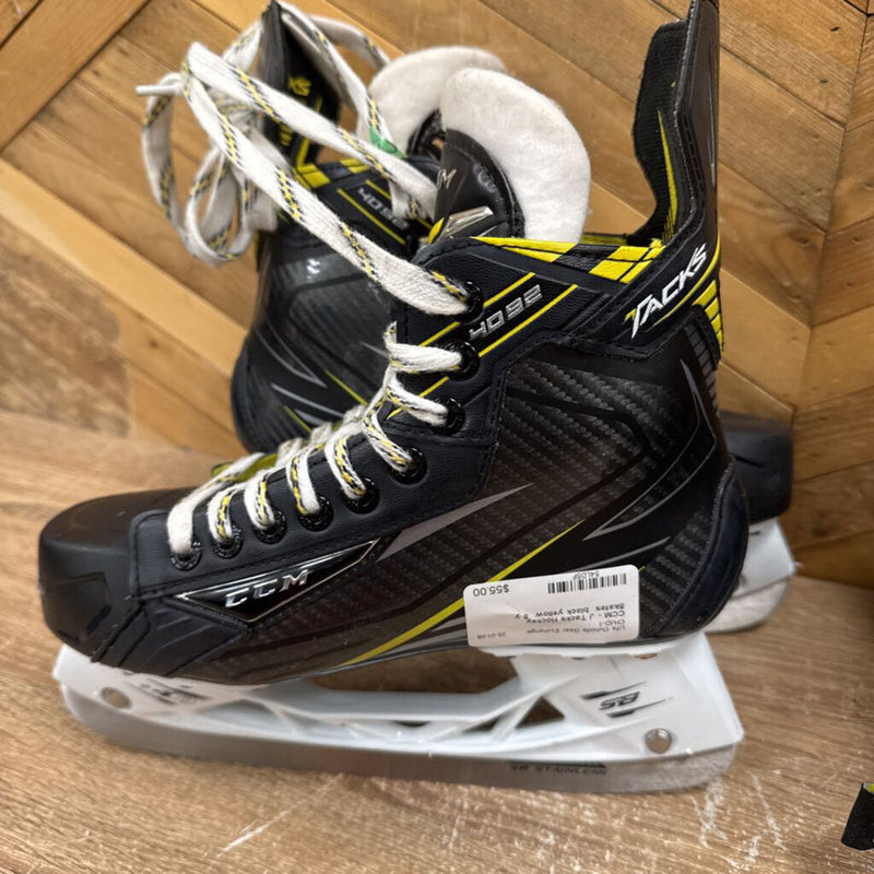 CCM - J Tacks Hockey Skates : black yellow --5 y