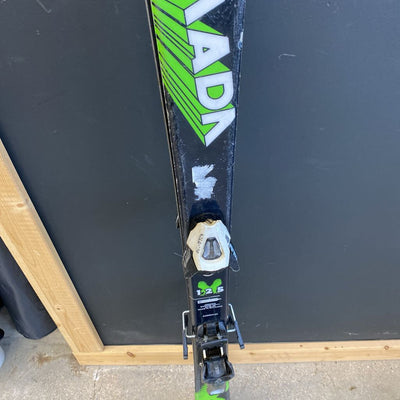 Armada Bantam Twintip Downhill Skis with Salomon Bindings. : Black Green --125