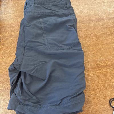 Men's Black Cargo Shorts: black-men-30/40