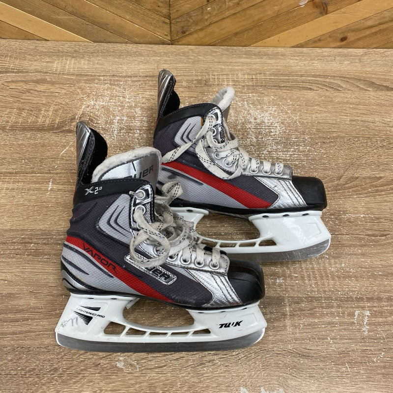 Bauer- Youth Vapour Hockey Skates : black/grey/red -children-4.5Y