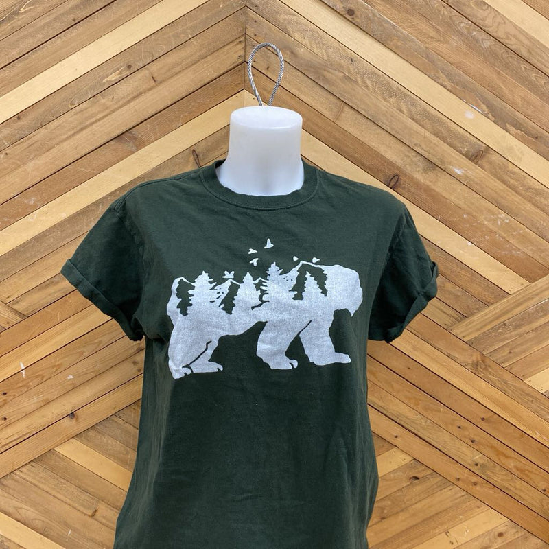 Gildan Heavy Cotton Graphic T-Shirt with Bear and Trees Design: Green-unisex-MD